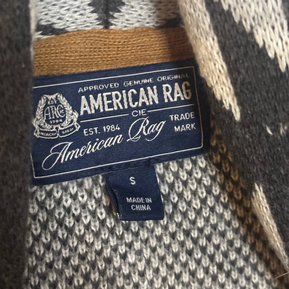 EUC American Rag Mens Cotton Knit Cardigan in shades of grey size Small